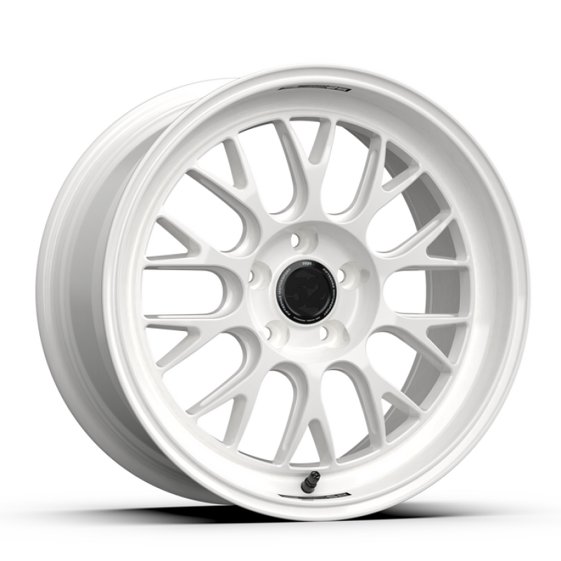 fifteen52 Holeshot RSR 18x9.5 5x114.3 38mm ET 73.1mm Center Bore Rally White RSHRW-89554+38 RSHRW-89554+38 User 1