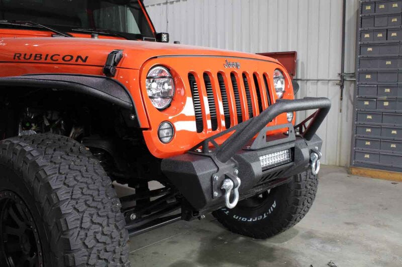Fishbone Offroad 07-18 Jeep Wrangler JK Frnt Stubby Winch Bumper W/Tube Guard - Blk Txtrd Pwdrcoated FB22004 FB22004 Photo - lifestyle view