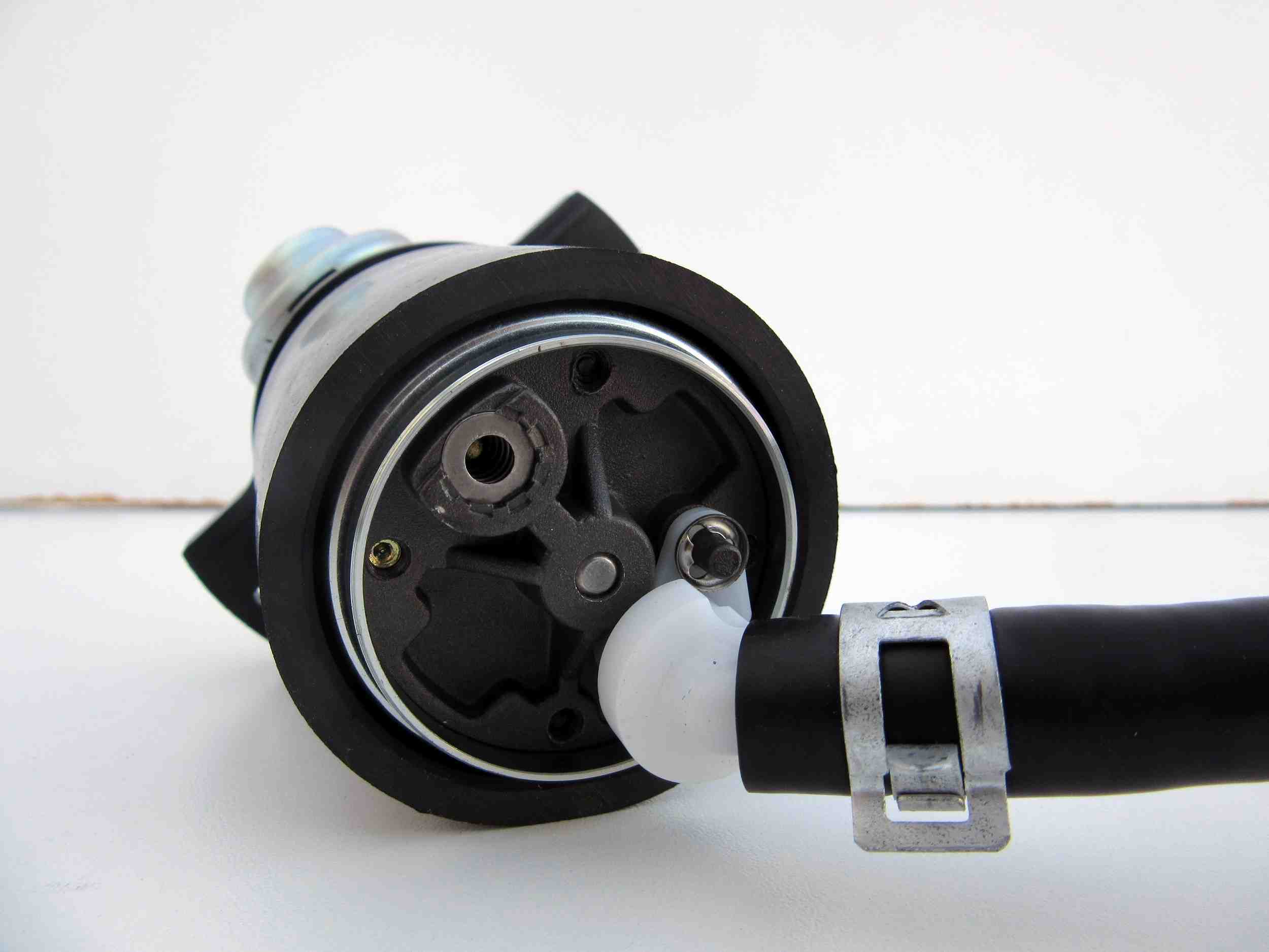 Autobest Fuel Pump and Strainer Set F4125