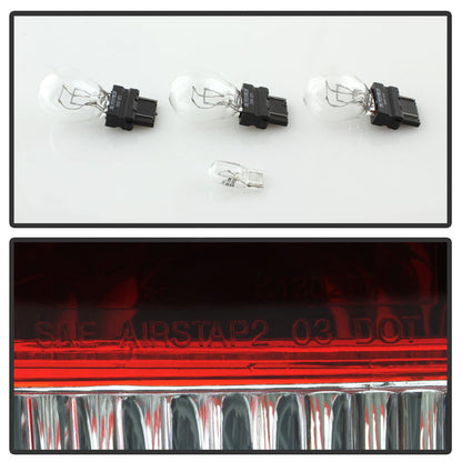 SPYDER xTune 03-06 Chevrolet Silverado 1500 (w/o Stepside) Tail Light - OEM Right (ALT-JH-CS03-OE-R) 9037962