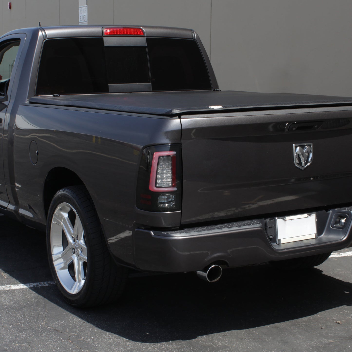 Spyder 09-16 Dodge Ram 1500 Light Bar LED Tail Lights - Black Smoke ALT-YD-DRAM09V2-LED-BSM 5084033