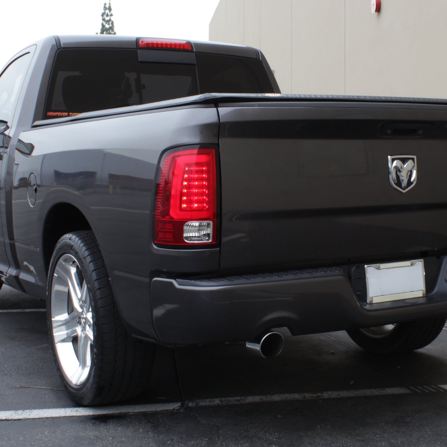 Spyder 09-16 Dodge Ram 1500 Light Bar LED Tail Lights - Red Clear ALT-YD-DRAM09V2-LED-RC 5084040