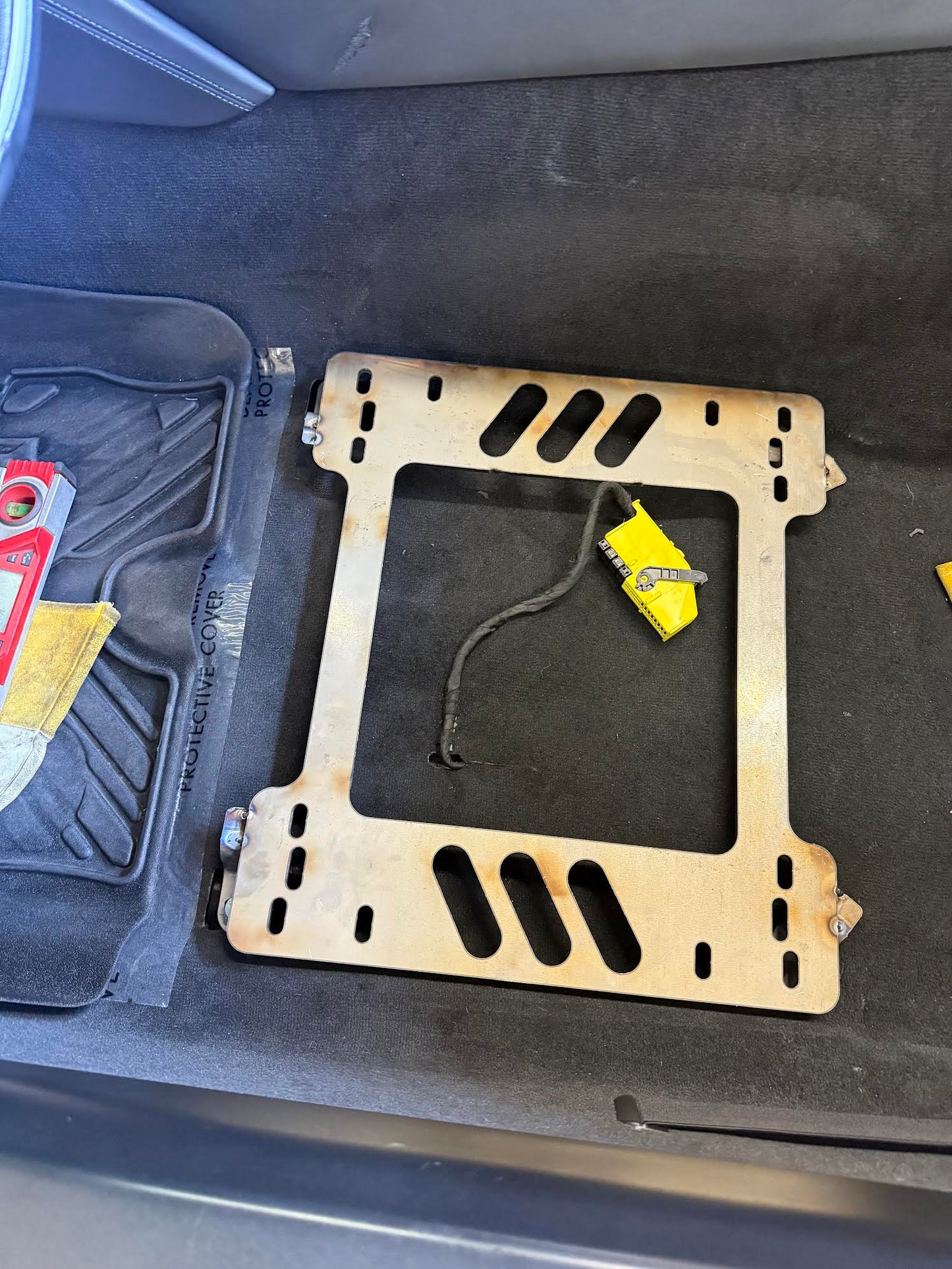 Planted Technology Seat Bracket- BMW i8 (2014-2020) - Driver / Left