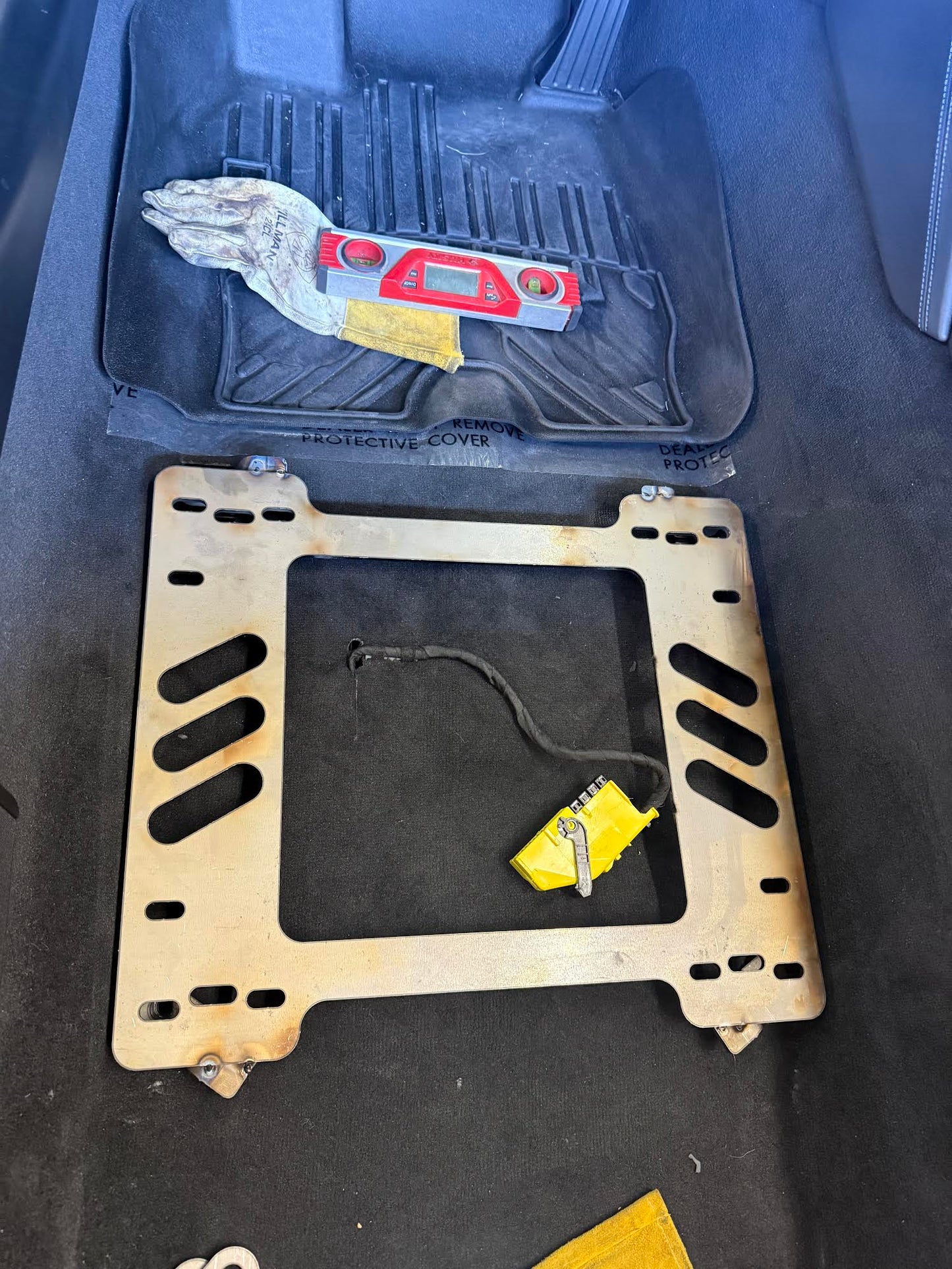 Planted Technology Seat Bracket- BMW i8 (2014-2020) - Driver / Left