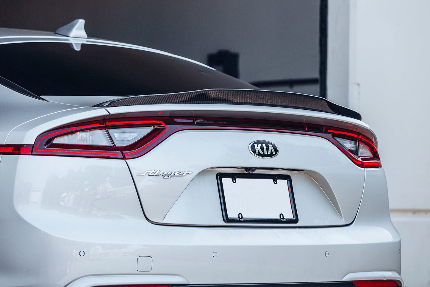 ARK 2018-2023 Kia Stinger Carbon Fiber Rear Spoiler B-Style