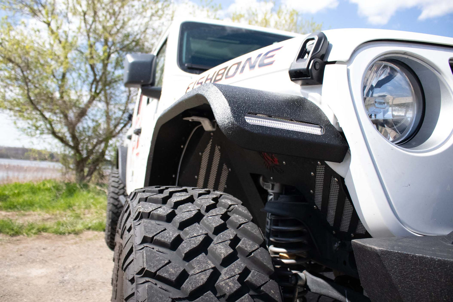 Fishbone Offroad 2018+ Jeep JL & 2020+ JT 7in Turn Signal & Side Marker Lights and Brackets FB31456