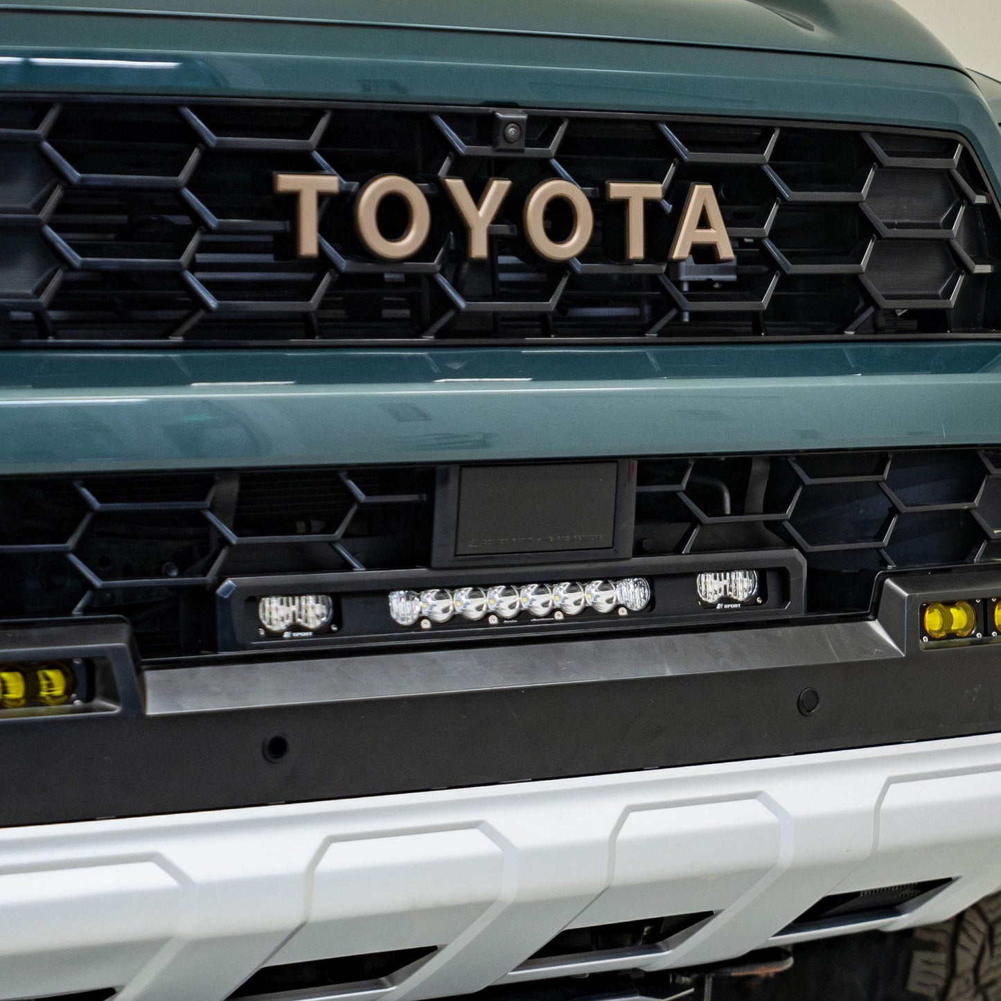 Baja Designs 2025 Toyota 4Runner TRD 10in Pro S2 Pro Grille Light Replacement Kit - Clear 44-8293