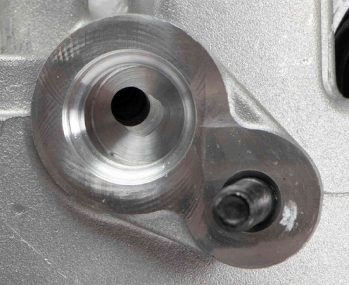 Four Seasons New Halla VS18E Compressor w/ Clutch 168339