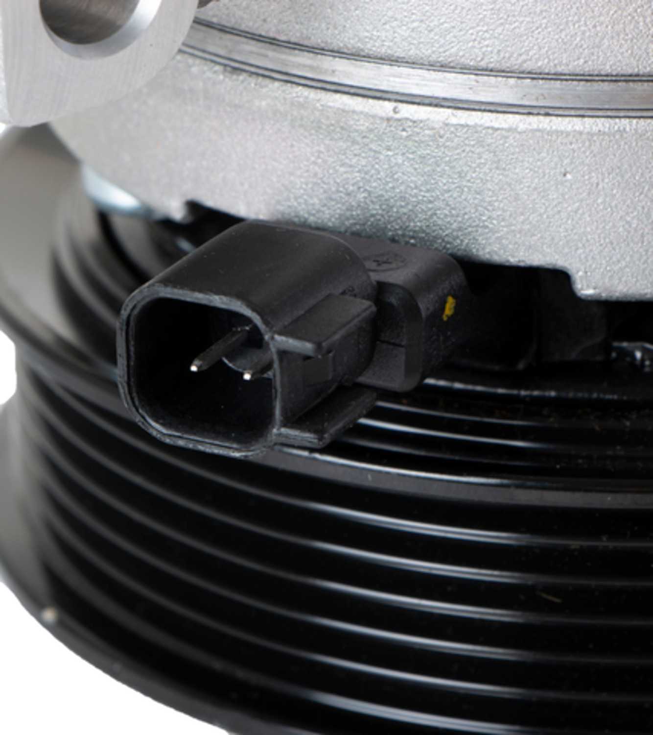 Four Seasons New Halla HCC-RS18 Compressor w/ Clutch 198315