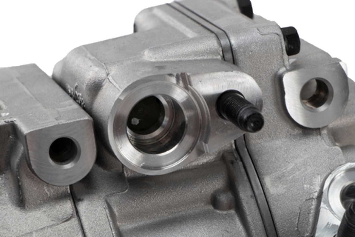 Four Seasons New Halla HCC-VS18 Compressor w/ Clutch 198350