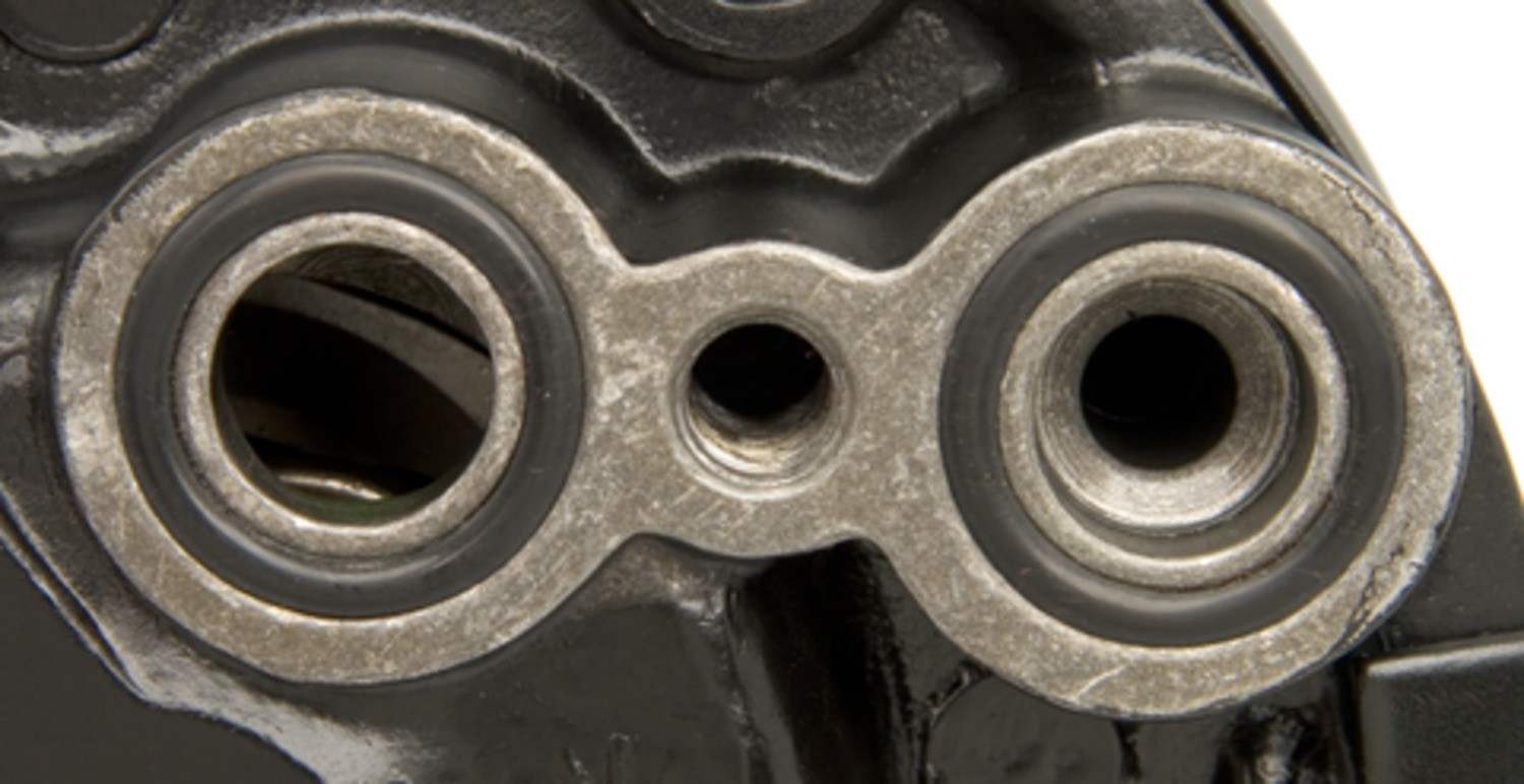 Four Seasons Reman R4 Lightweight Compressor w/ Clutch 57240