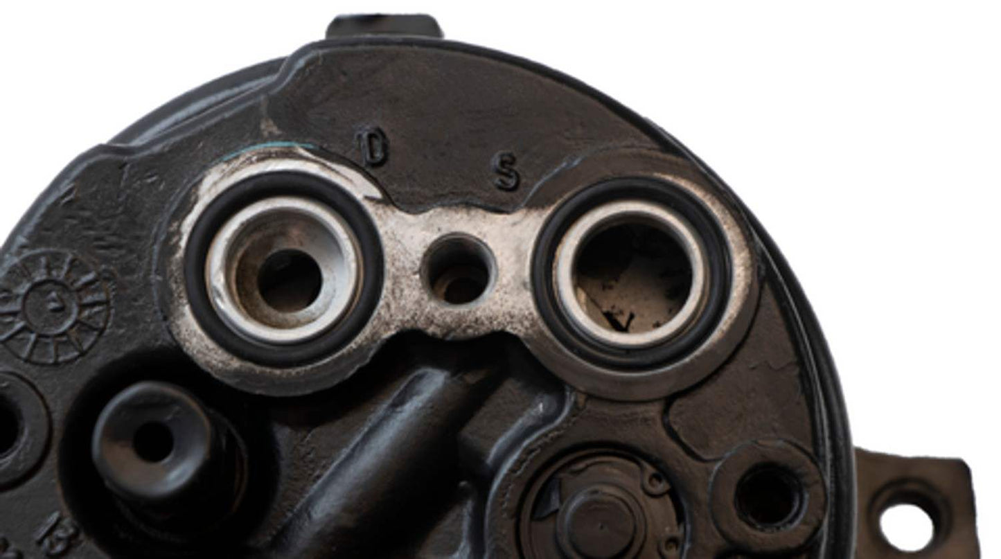 Four Seasons Reman GM V5 Compressor w/ Clutch 57777