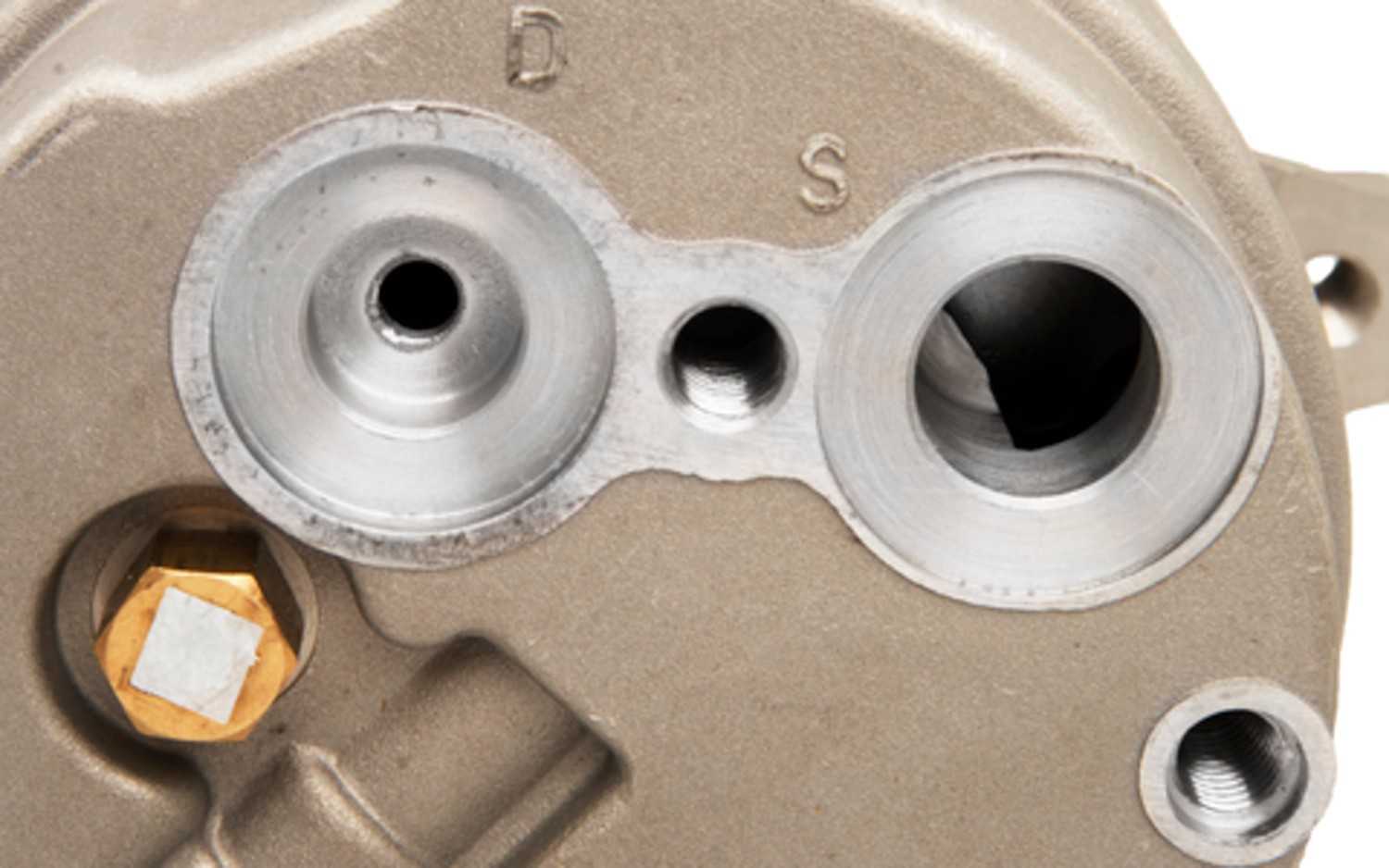Four Seasons New GM V5  Compressor w/ Clutch 58976