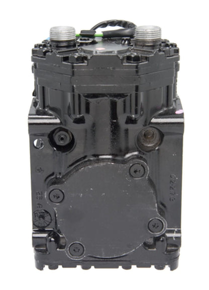 Four Seasons New York 209/210 CCI w/ Clutch 68022