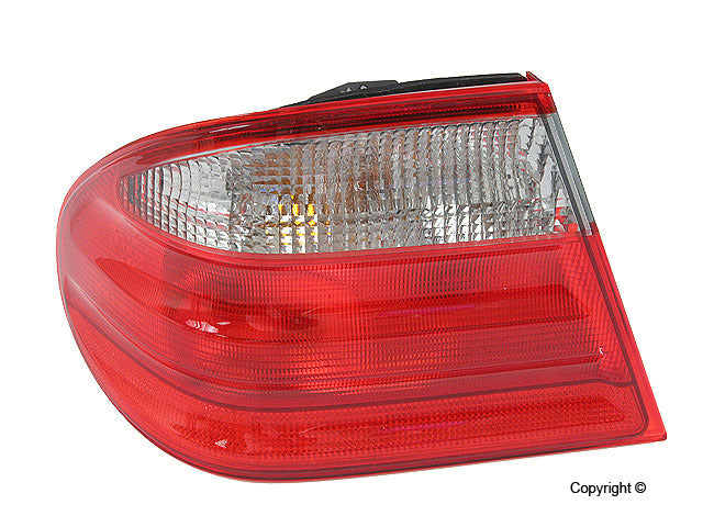 Genuine Parts Company Tail Light