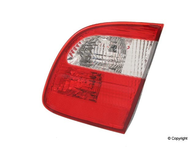 Genuine Parts Company Tail Light