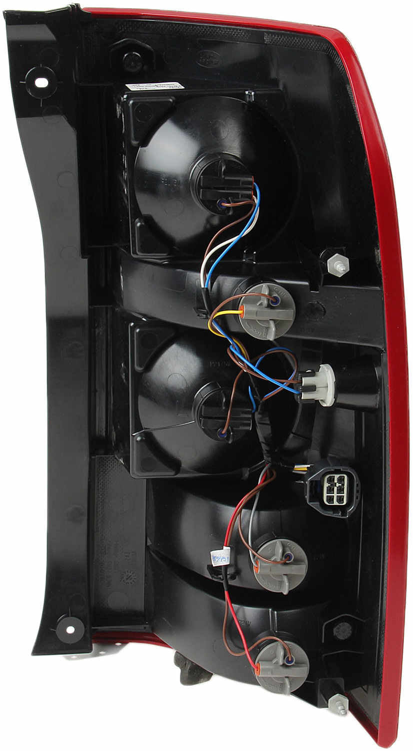Genuine Parts Company Tail Light
