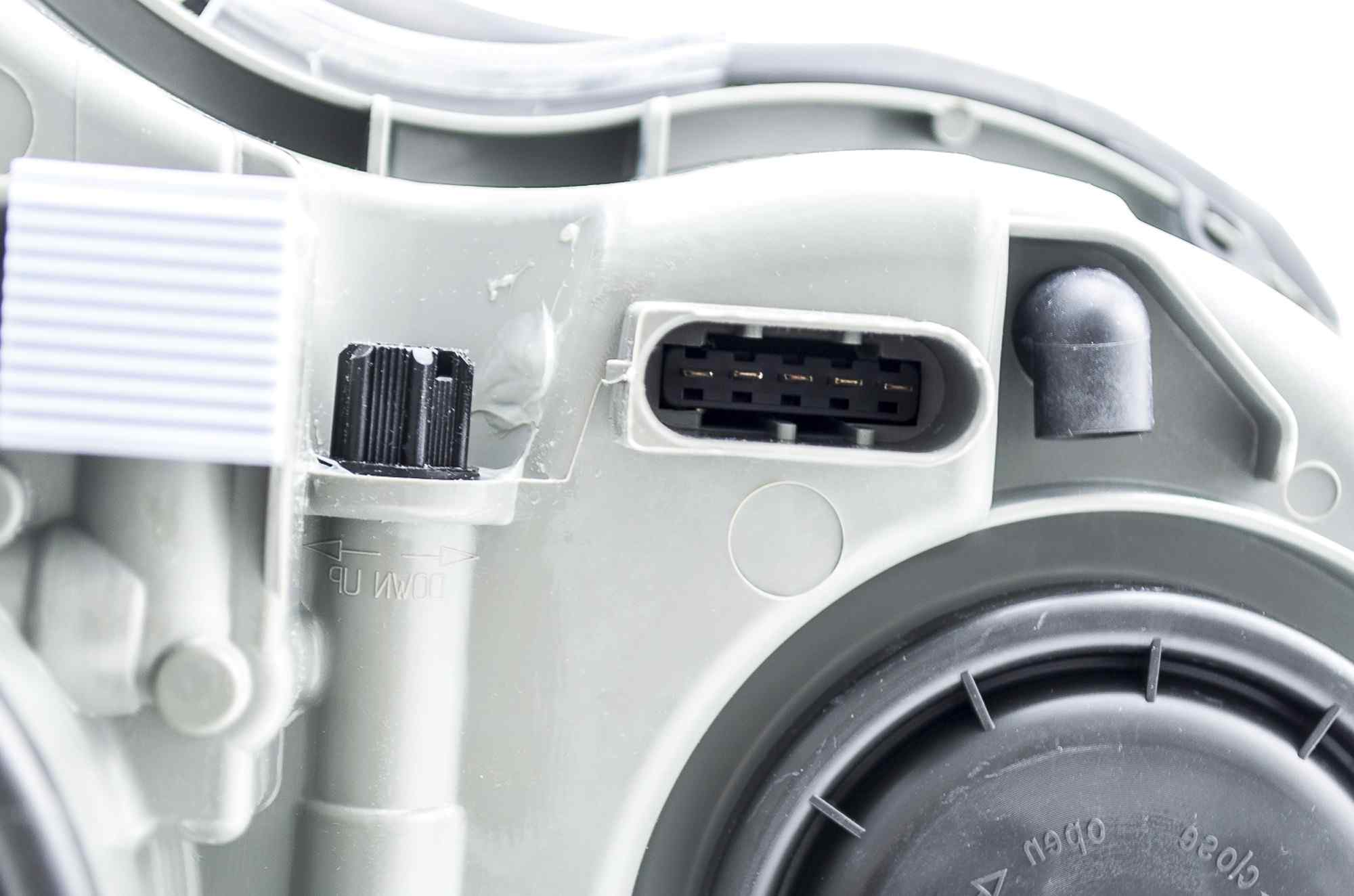 Hella Headlight Assembly 007988551