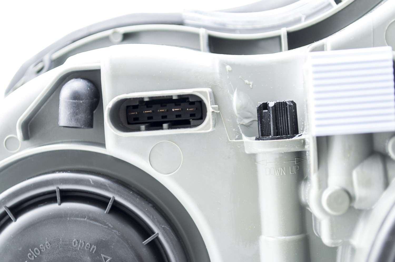 Hella Headlight Assembly 007988561