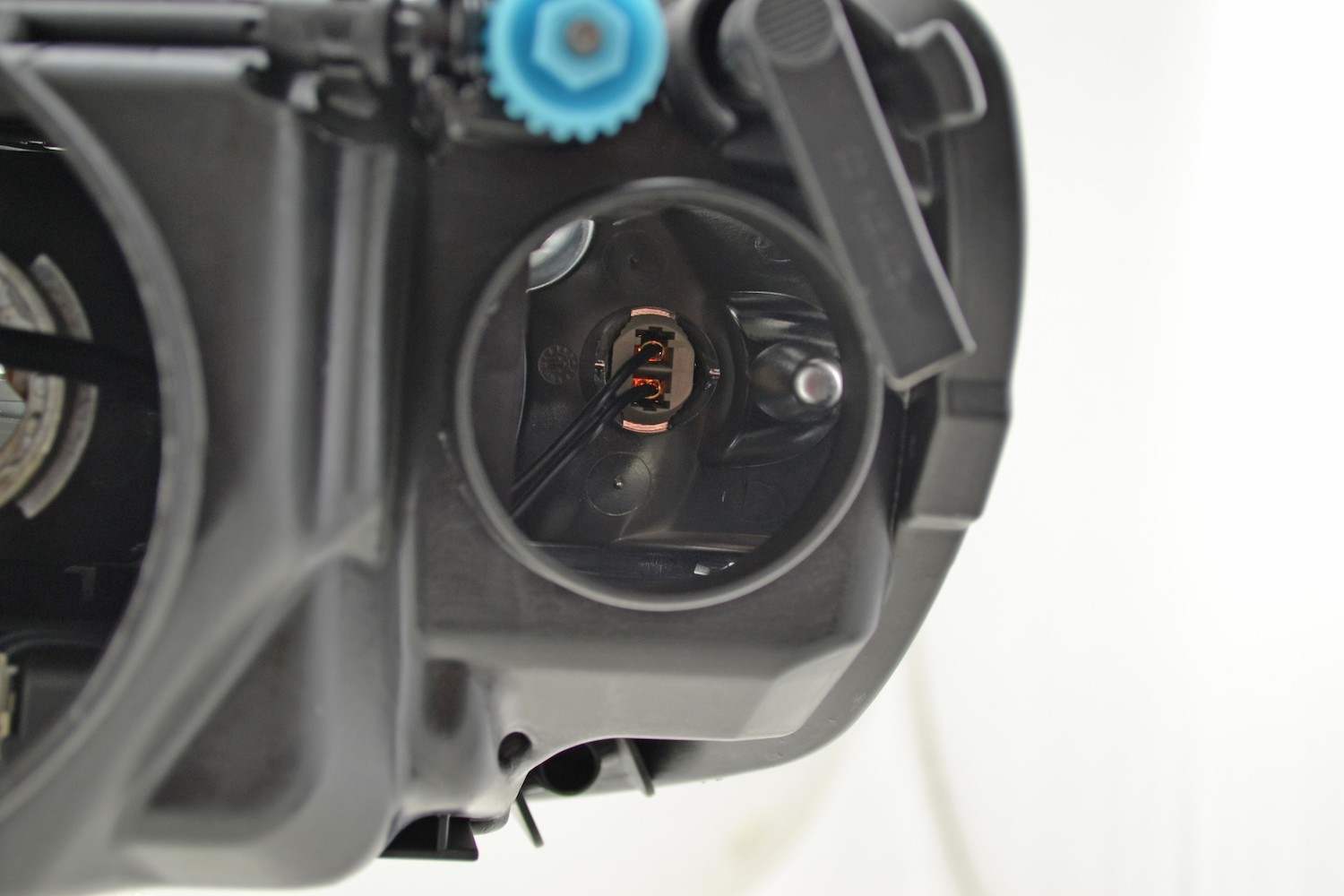 Hella Headlight Assembly 009452181