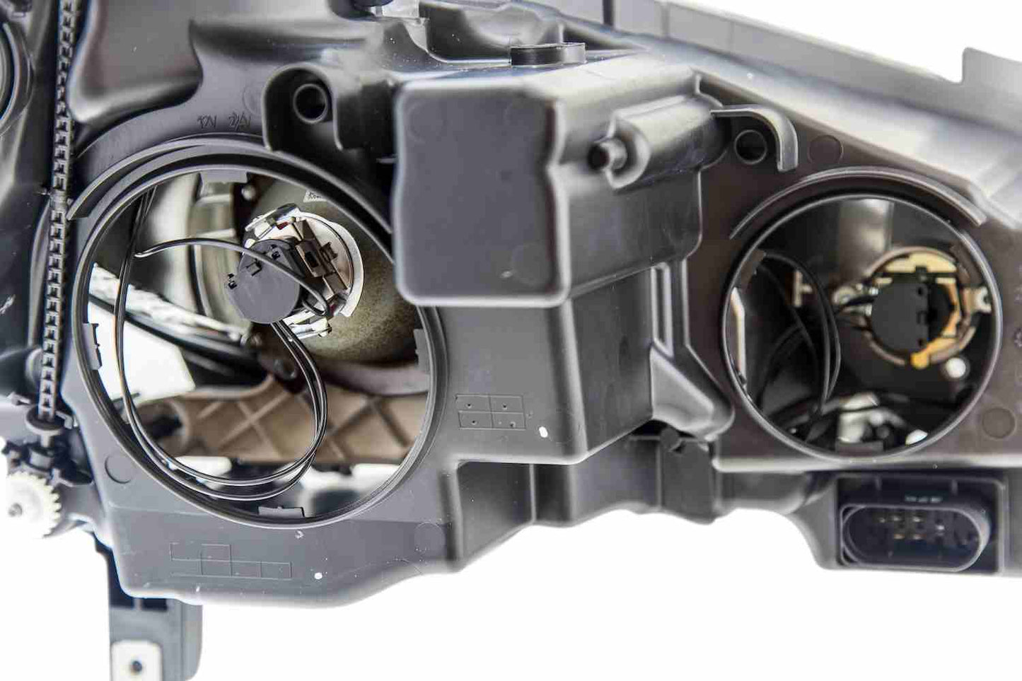 Hella Headlight Assembly 009647981