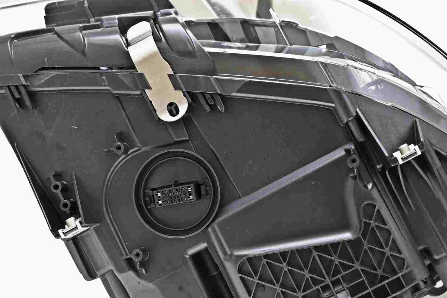 Hella Headlight Assembly 011072951