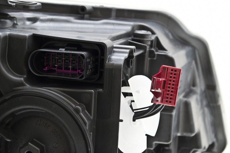 Hella Headlight Assembly 011496451