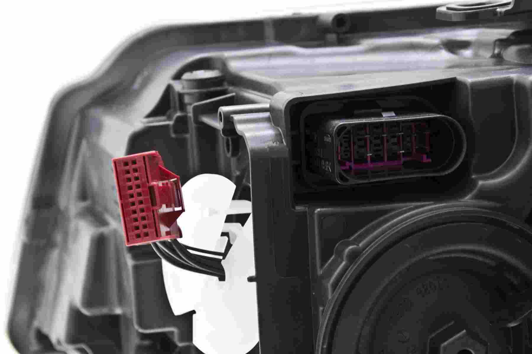 Hella Headlight Assembly 011496461