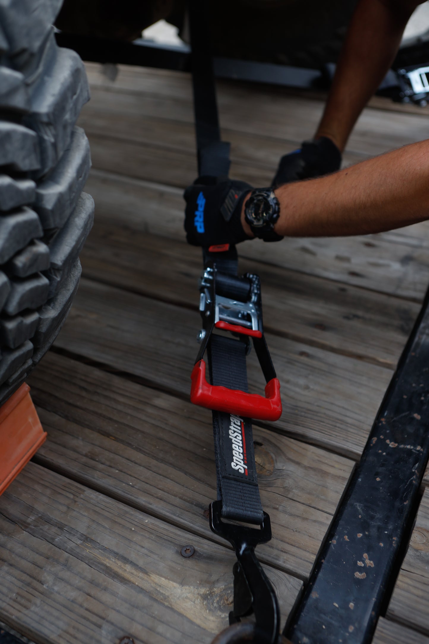 SpeedStrap 2In x 10Ft Ratchet Tie Down w/ Twisted Snap Hooks & Axle Strap Combo - Black 27011