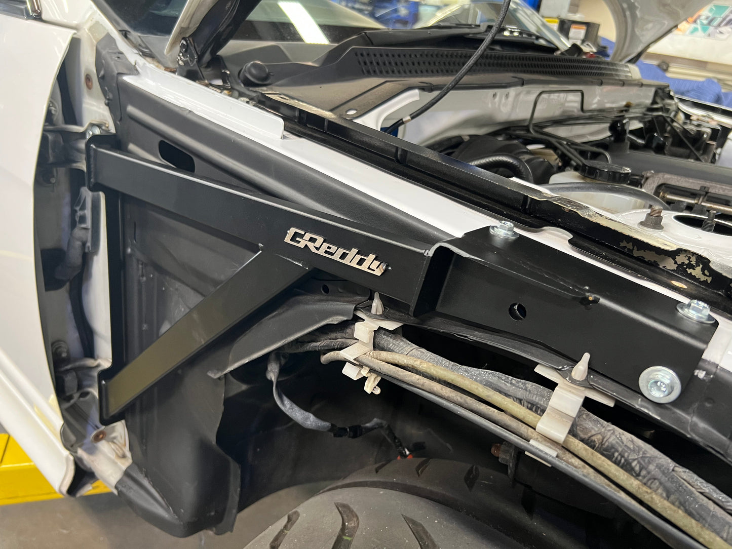 GReddy Skyline GT-R (BCNR33) Front Fender Brace