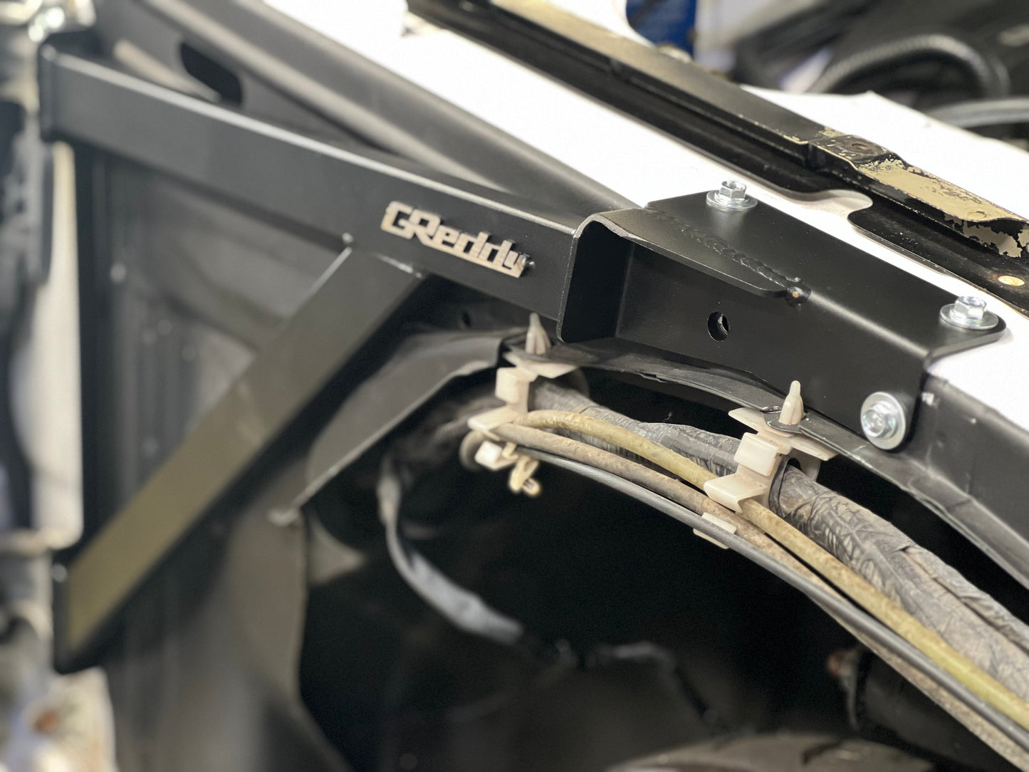 GReddy Skyline GT-R (BCNR33) Front Fender Brace