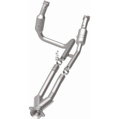 MagnaFlow Ford OEM Grade Federal / EPA Compliant Direct-Fit Catalytic Converter