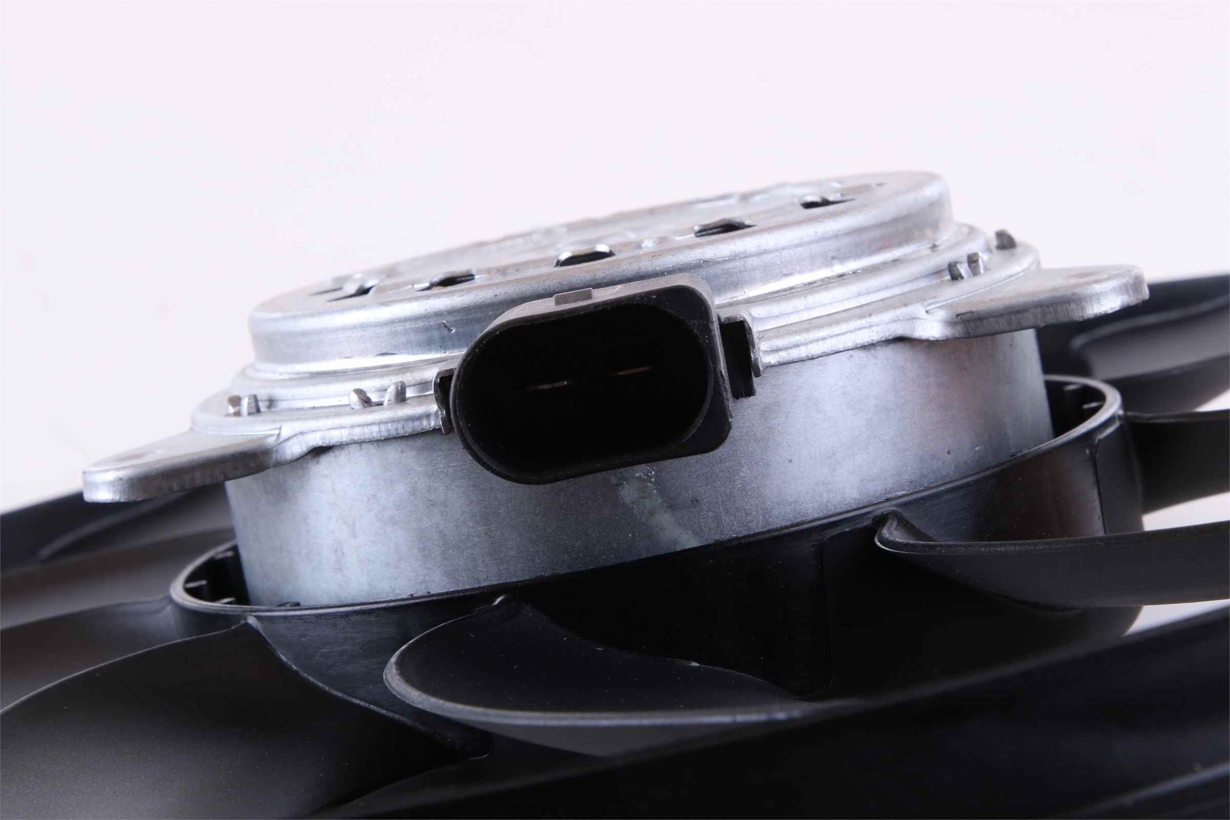 Nissens A/C Condenser Fan Assembly 85727