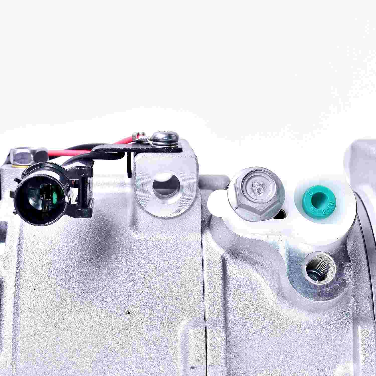 Mando A/C Compressor 10A1073