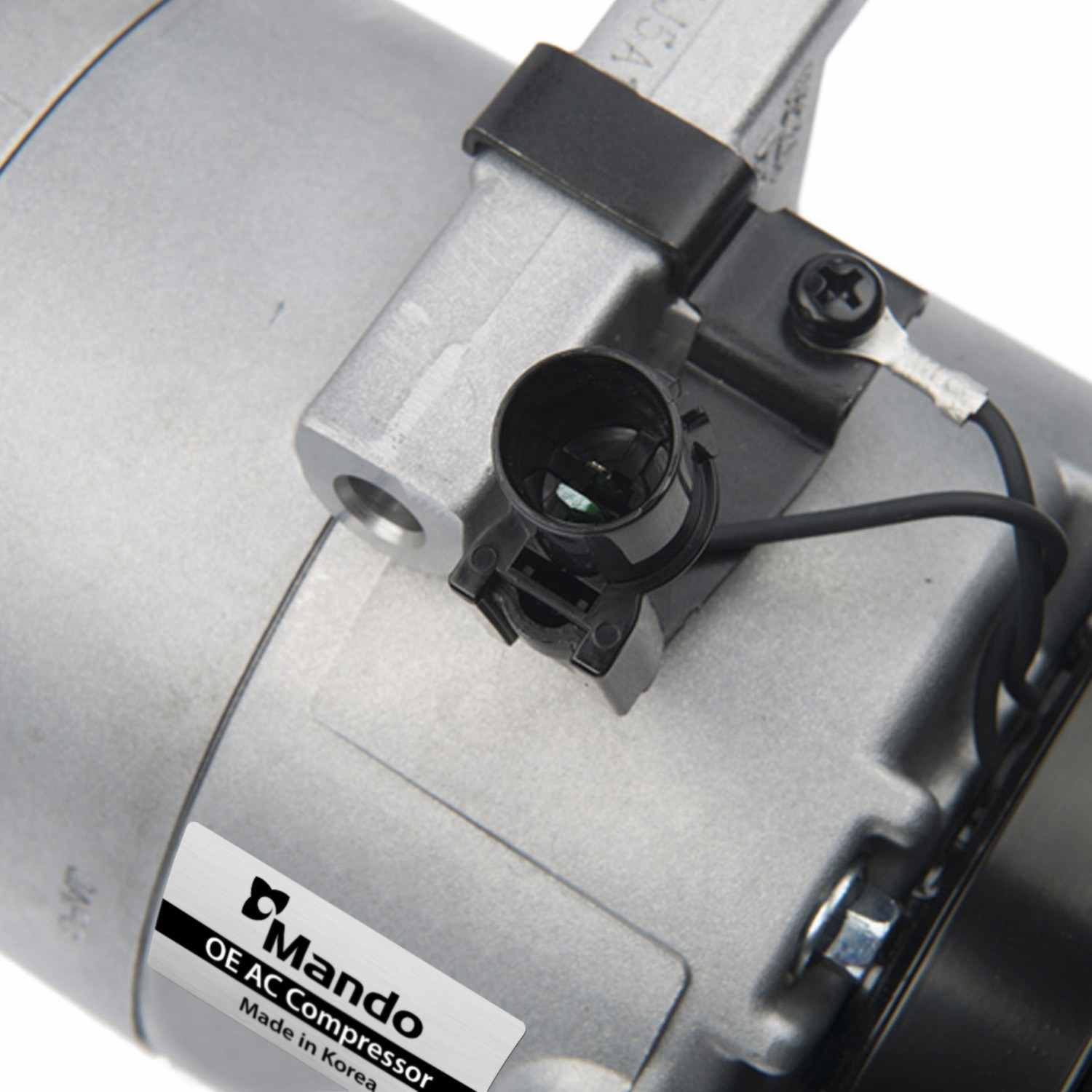 Mando A/C Compressor 10A1077