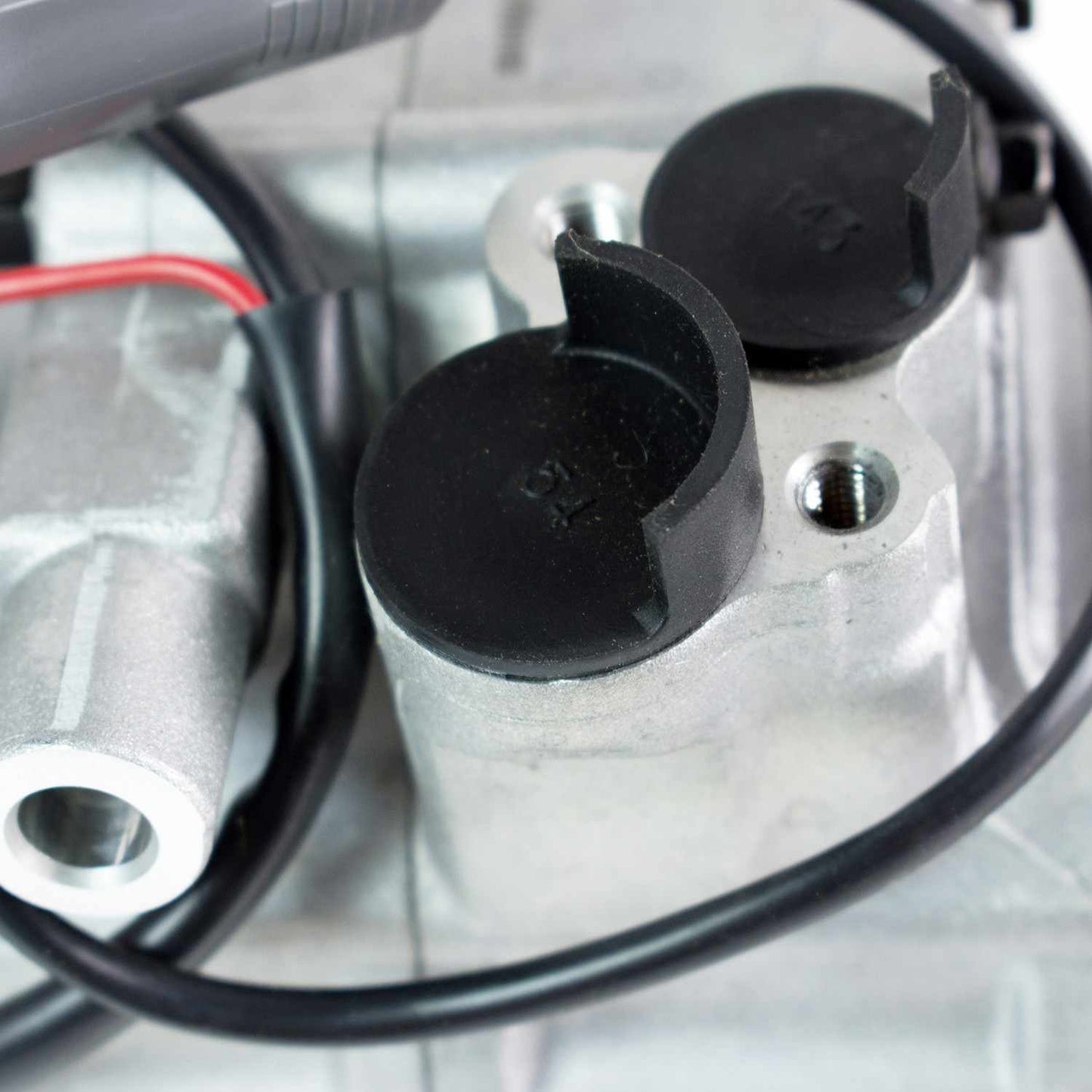 Mando A/C Compressor 10A1437