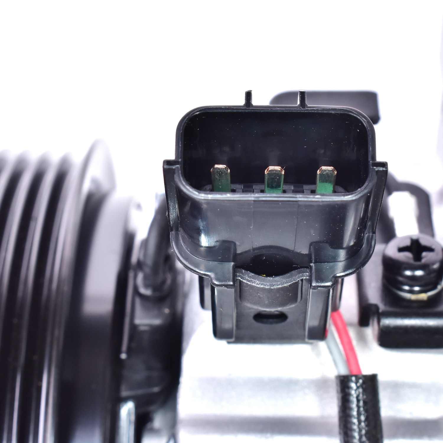 Mando A/C Compressor 10A1536