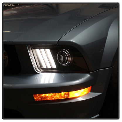 Spyder 05-08 Ford Mustang Projector Headlights V2 w/ LED DRL - Black (PRO-YD-FM05V2-DRL-BK) 5083876