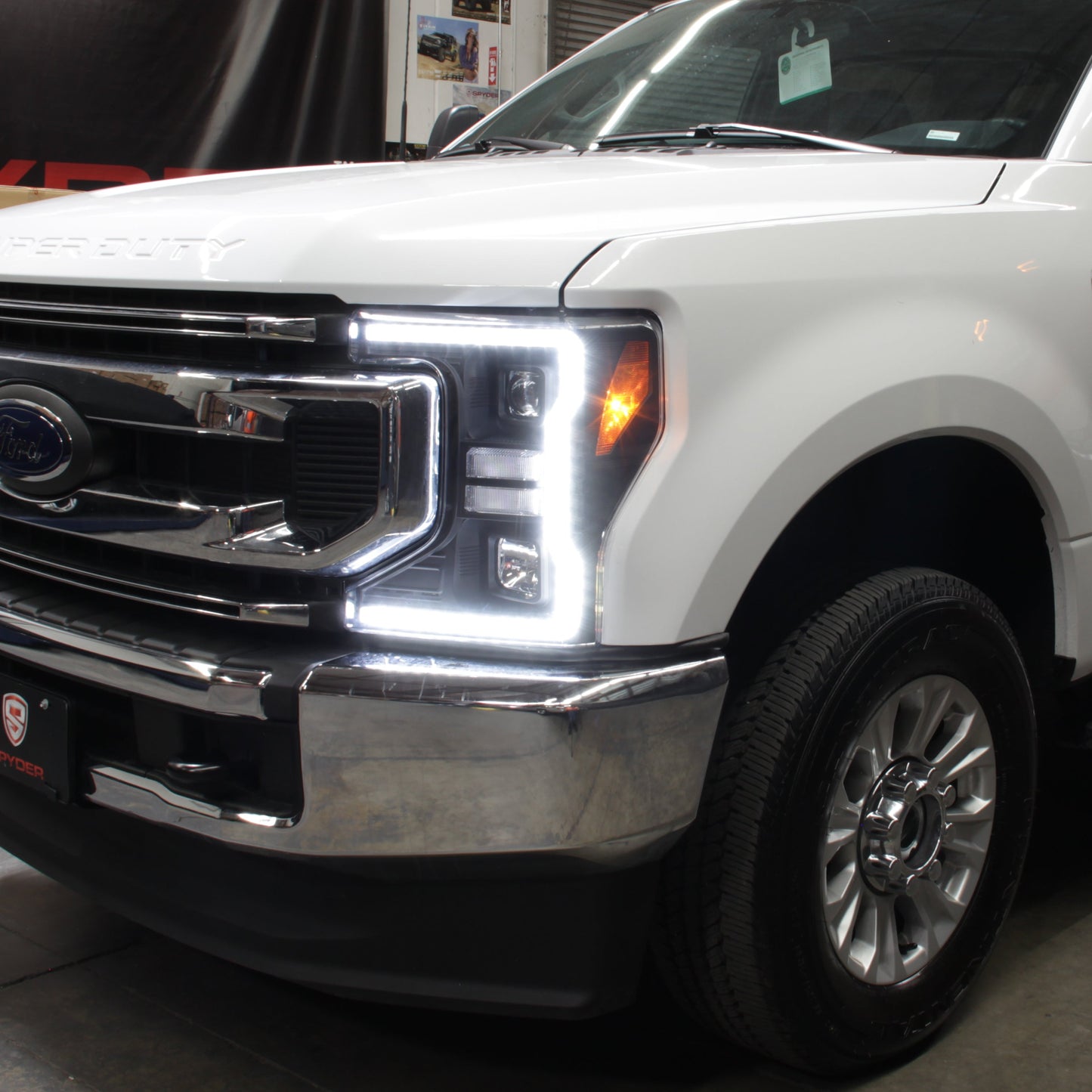 SPYDER Signature 20-22 Ford F250/F350 (Halogen) Proj. Headlights - Black (PRO-YD-FS20HALSI-SEQ-BK) 5088628