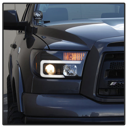 Spyder 08-13 Toyota Sequoia Projector Headlights - Light Bar DRL - Black PRO-YD-TTU07V2-LB-BK 5085344