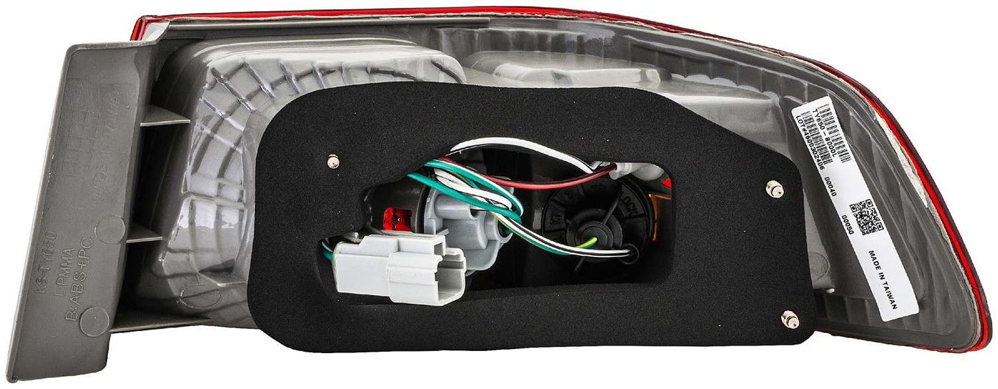 Dorman Tail Light Assembly matching OEM design for 2000-2001 Toyota Camry 1611122