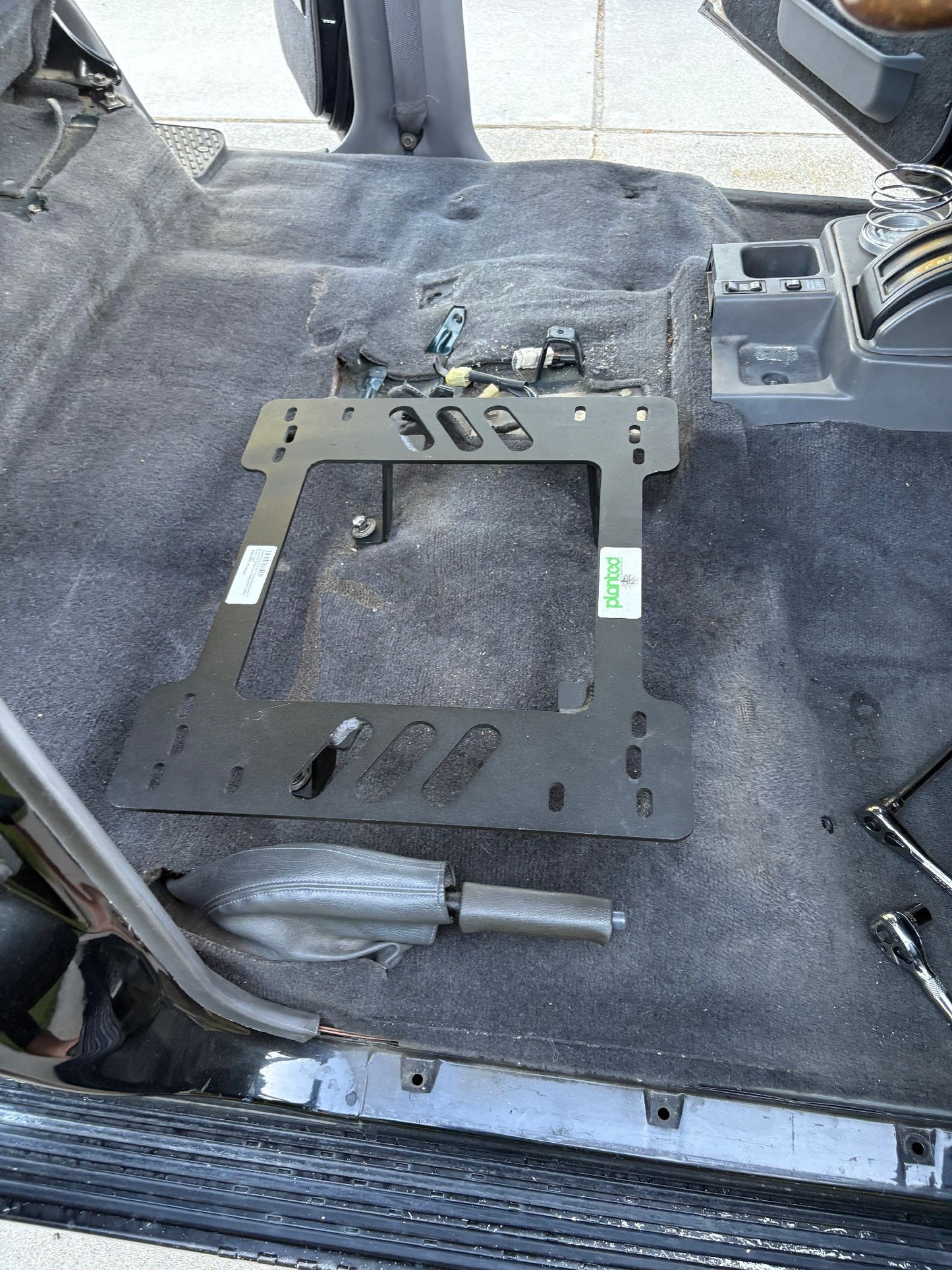Planted Technology Seat Bracket- Toyota Land Cruiser 77 Series [With Suspension Seats] (1984-1999) - Driver / Right