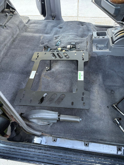 Planted Technology Seat Bracket- Toyota Land Cruiser 77 Series [With Suspension Seats] (1984-1999) - Driver / Right