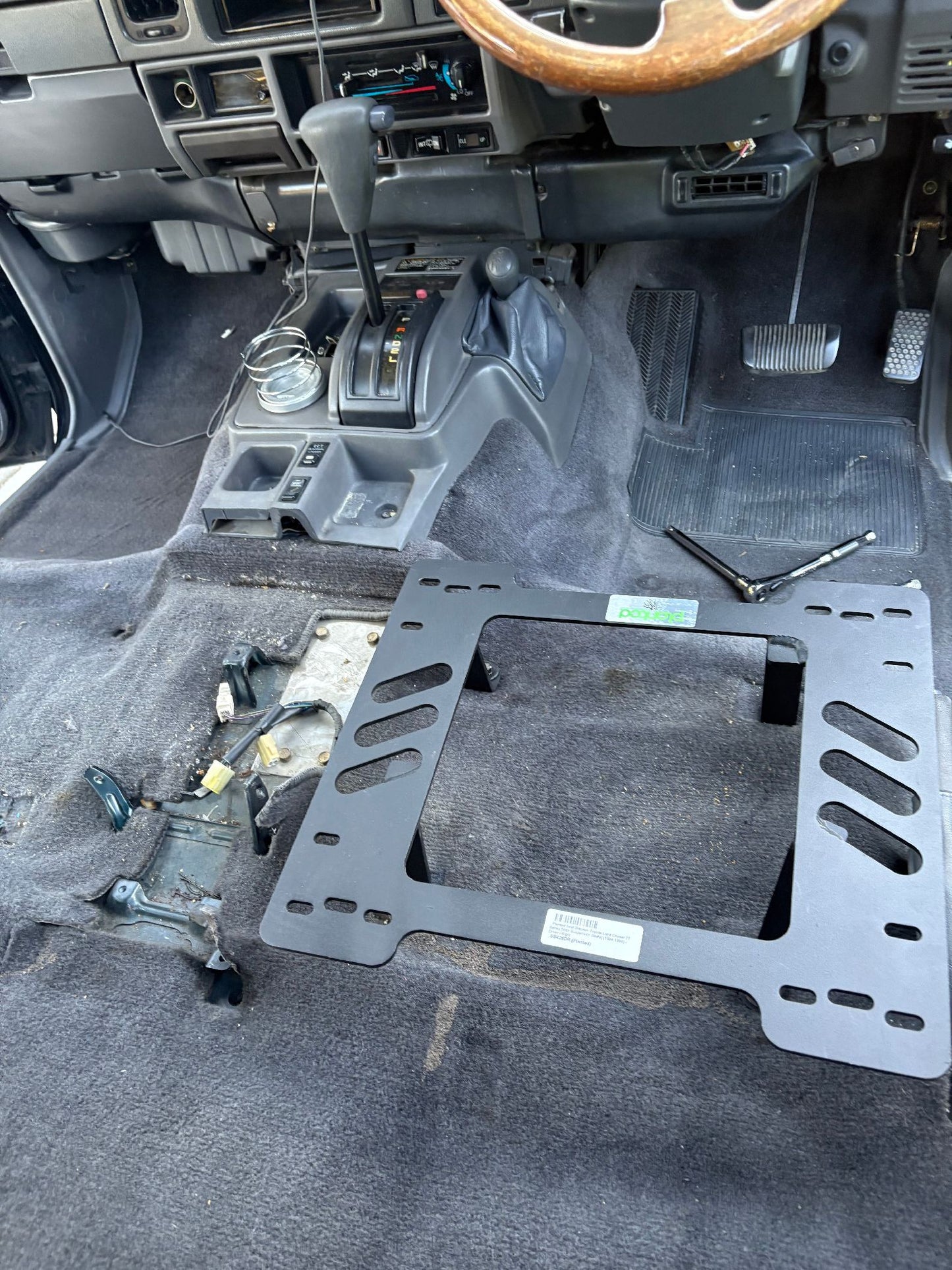 Planted Technology Seat Bracket- Toyota Land Cruiser 77 Series [With Suspension Seats] (1984-1999) - Driver / Right