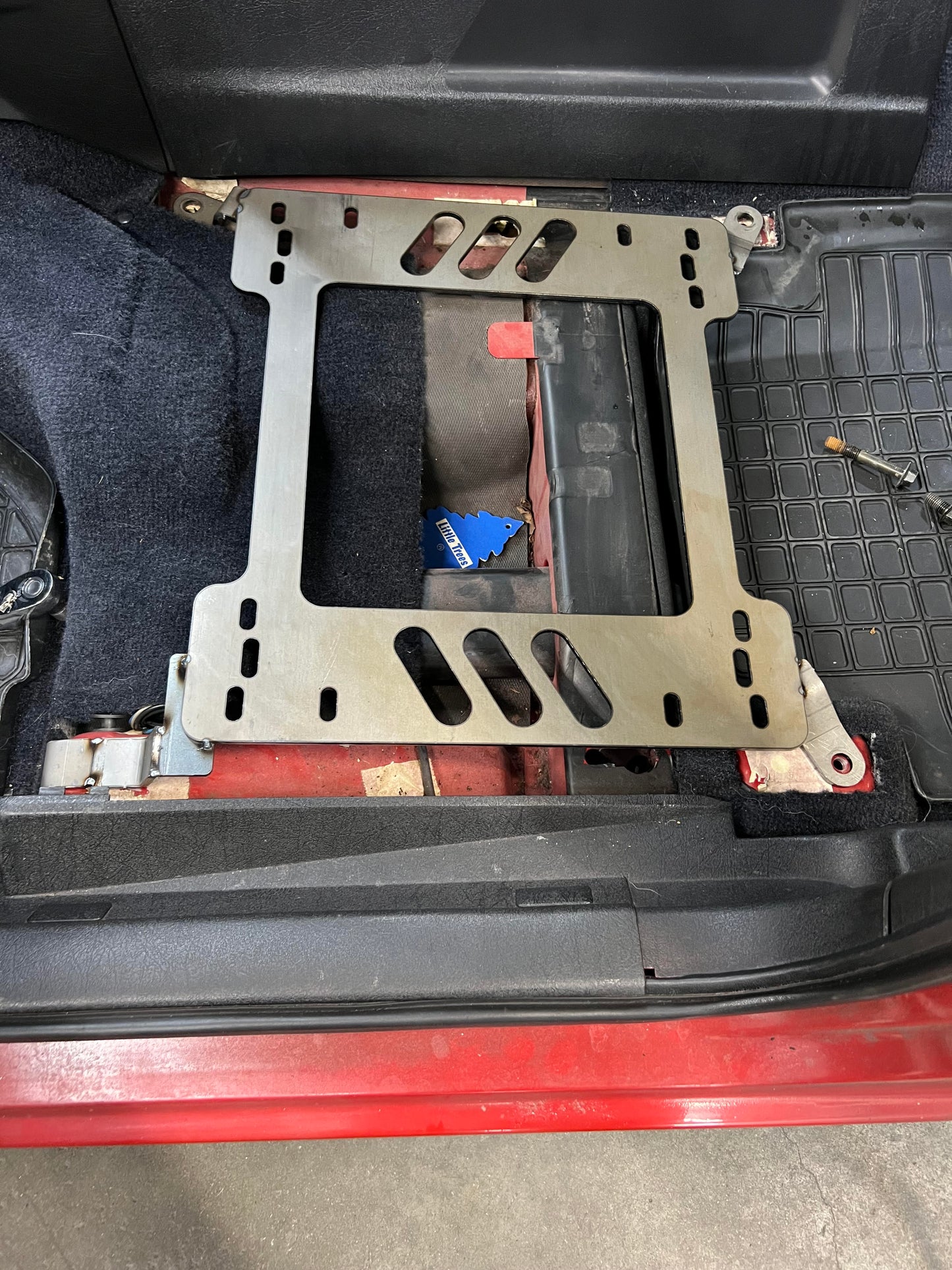 Planted Technology Seat Bracket- Volvo 740 (1985-1992) - Driver / Left