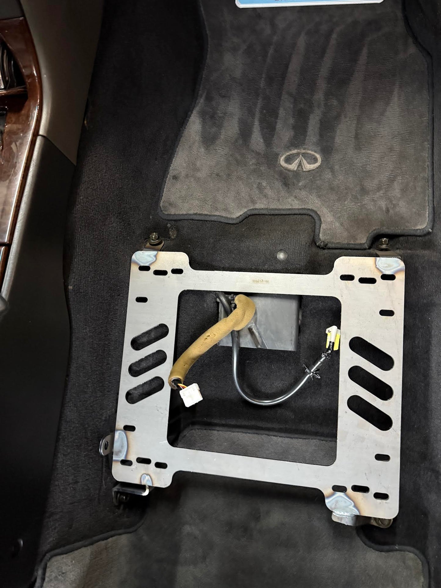 Planted Technology Seat Bracket- Infiniti Q45 [2nd Generation / Y33 Chassis] (1997-2001) - Passenger / Right