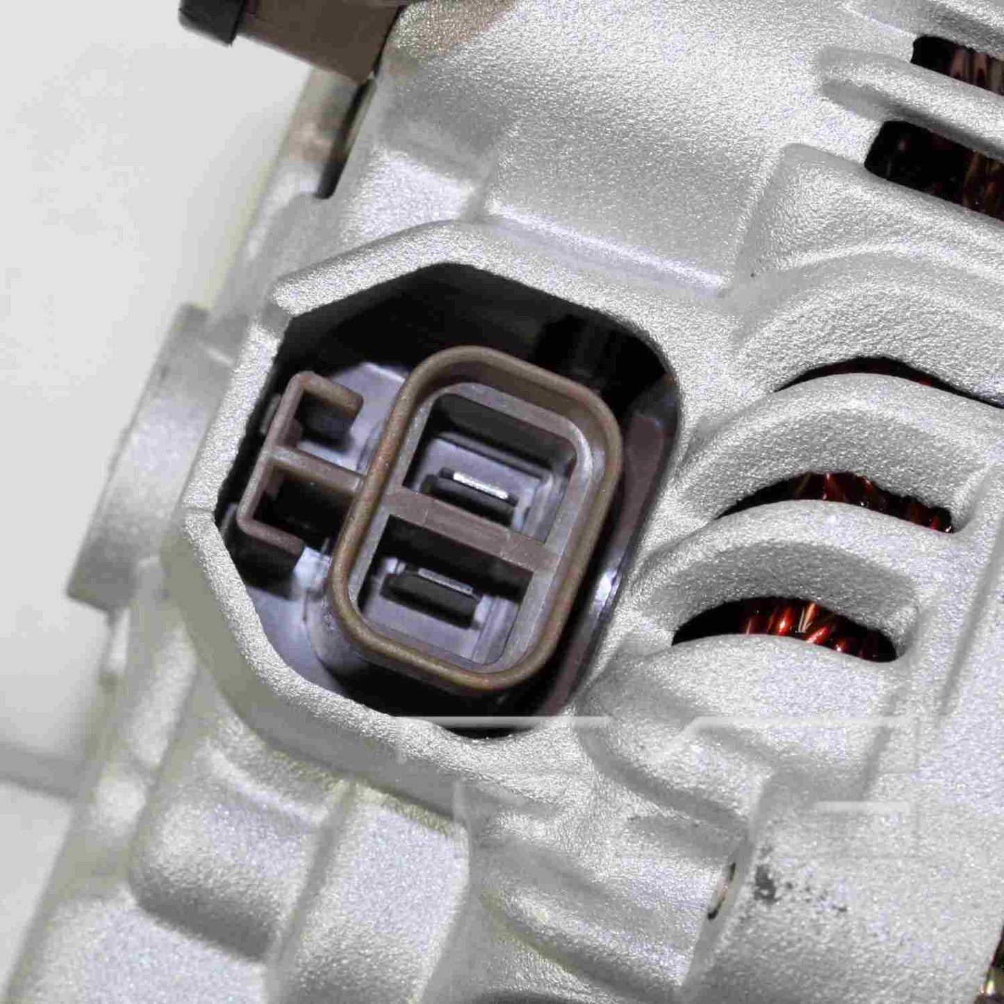 TYC Alternator 2-11008