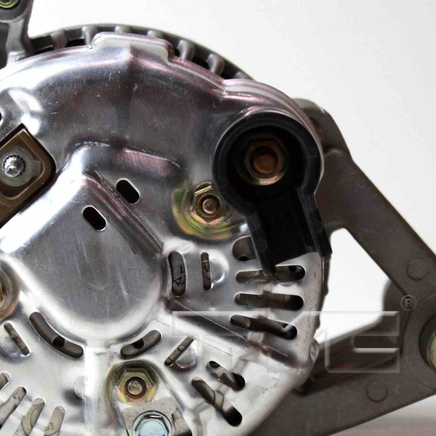 TYC Alternator 2-13341