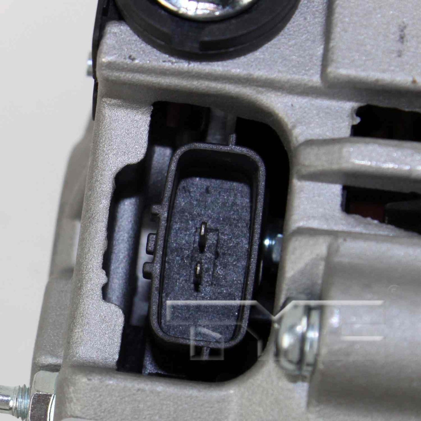 TYC Alternator 2-13826