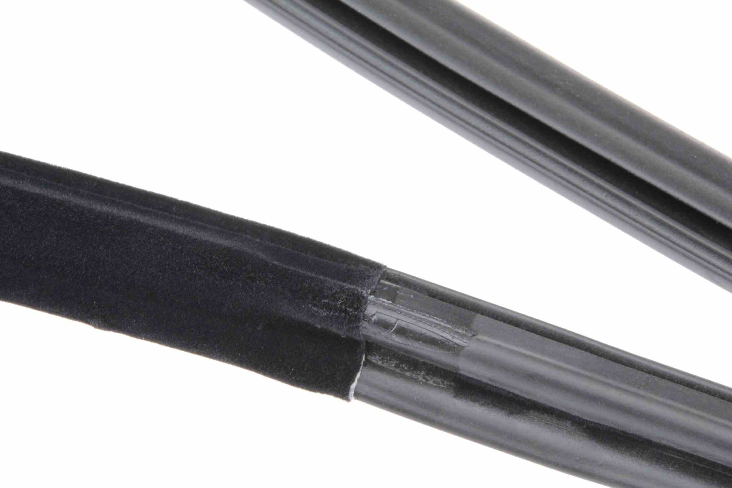 URO Door Pillar Post Seal 1076900797